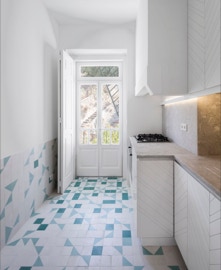 mosaico hidráulico padrão Meia Esquadria aplicado numa cozinha em Lisboa